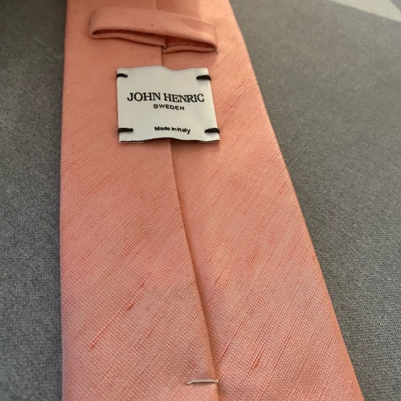 Pink linen tie - Picture 3 of 3